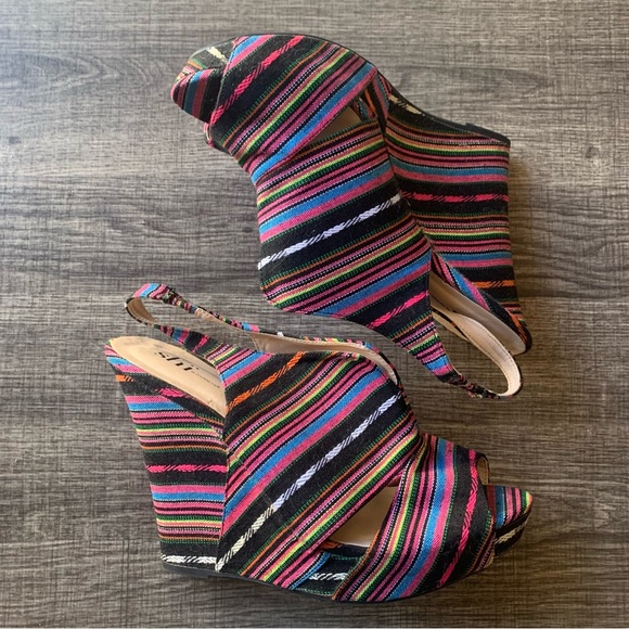 Shi by JOURNEYS Shoes - 🆑 Shi 5 Inch Wedges 🆑